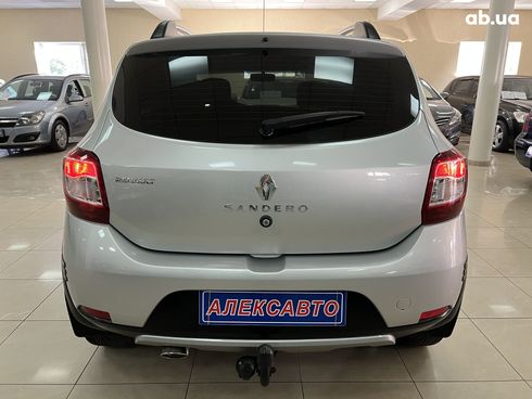 Renault Sandero Stepway 2015 серебристый - фото 15