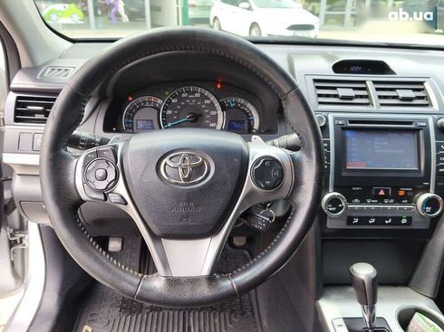 Toyota Camry 2013 - фото 15