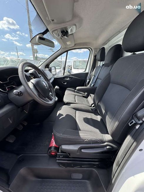 Renault Trafic 2021 - фото 11