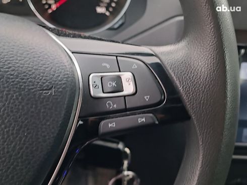 Volkswagen Jetta 2015 белый - фото 22