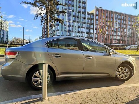 Toyota Avensis 2011 - фото 25