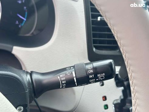 Toyota Sienna 2012 - фото 25