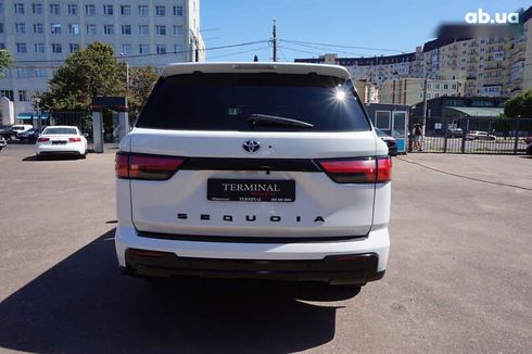 Toyota Sequoia 2023 - фото 6