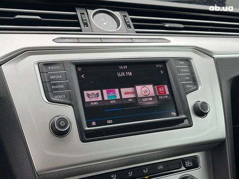 Volkswagen passat b8 2016 белый - фото 42