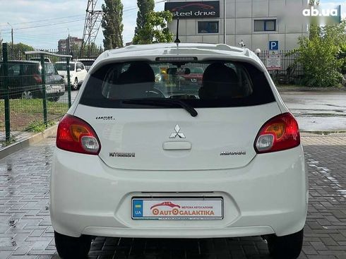 Mitsubishi Mirage 2014 - фото 6