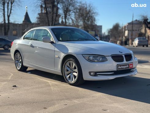 BMW 3 серия 2010 белый - фото 9