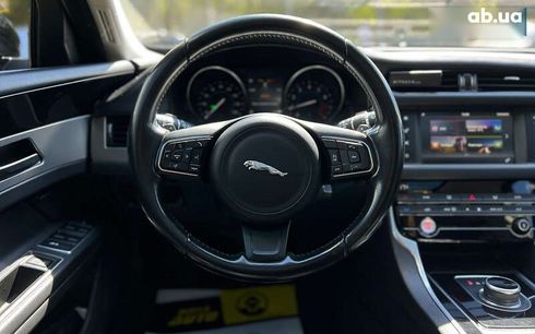 Jaguar XF 2017 - фото 14