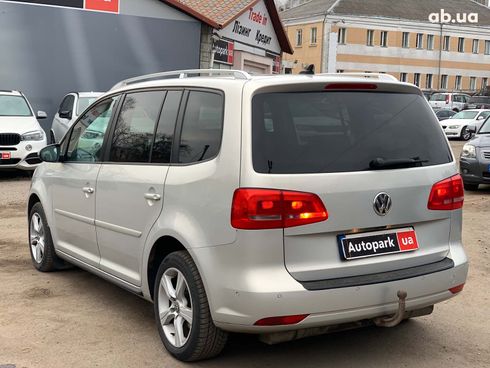 Volkswagen Touran 2011 серый - фото 7