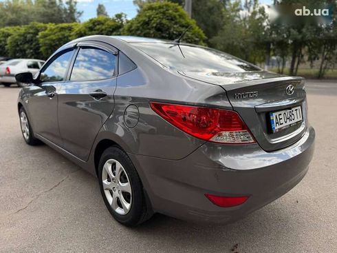 Hyundai Accent 2013 - фото 7