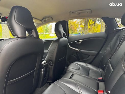 Volvo V40 2015 черный - фото 23