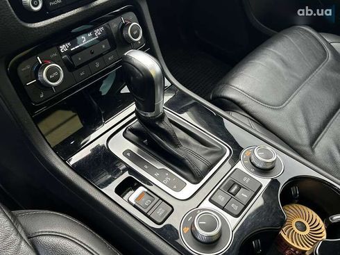 Volkswagen Touareg 2015 - фото 19