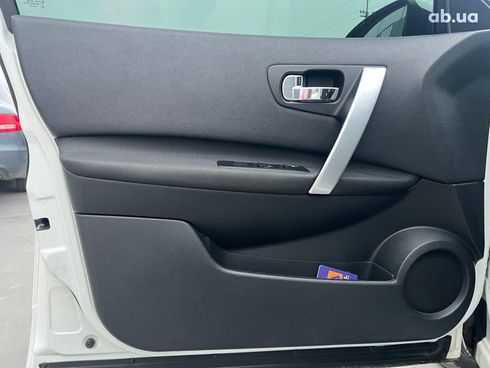 Nissan Qashqai 2011 белый - фото 15