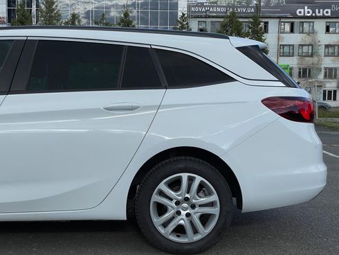 Opel Astra 2018 белый - фото 8