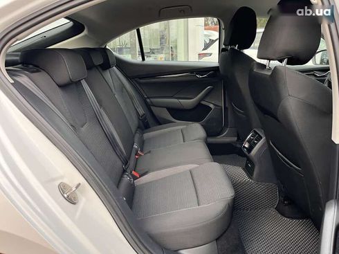 Skoda Octavia 2021 - фото 25