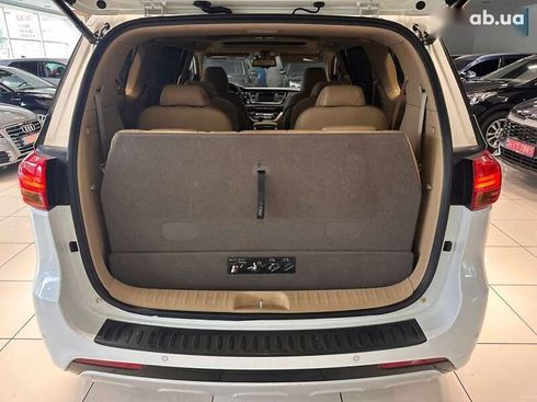 Kia Carnival 2015 - фото 11