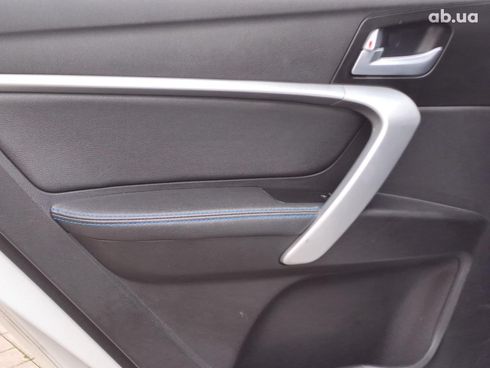 Geely Emgrand GT 2017 белый - фото 17