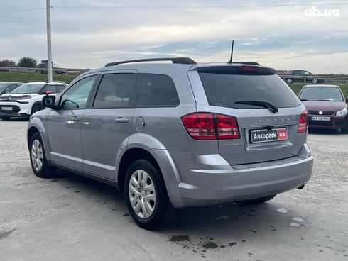 Dodge Journey 2018 серый - фото 6