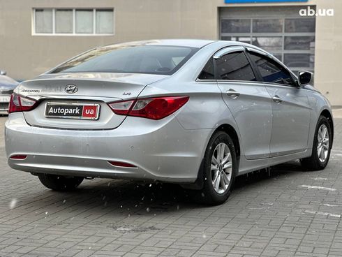 Hyundai Sonata 2012 серый - фото 3