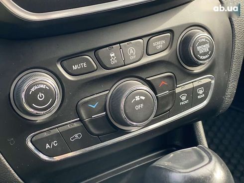 Jeep Cherokee 2019 - фото 16