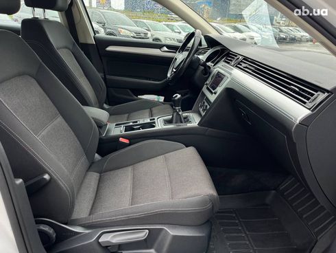 Volkswagen passat b8 2016 белый - фото 22
