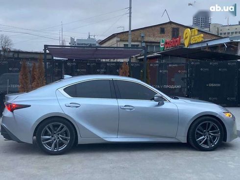Lexus IS 2021 - фото 8