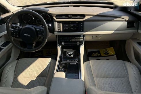 Jaguar XF 2016 - фото 15