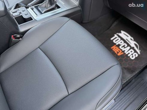 Toyota Land Cruiser Prado 2022 - фото 30