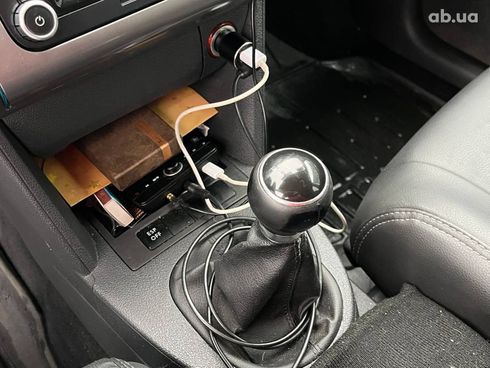 Volkswagen Touran 2009 серый - фото 16