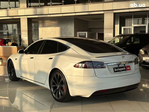 Tesla Model S 2019 белый - фото 10