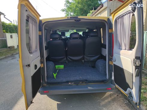 Renault Trafic 2008 желтый - фото 6