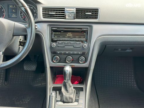 Volkswagen Passat 2014 серый - фото 15