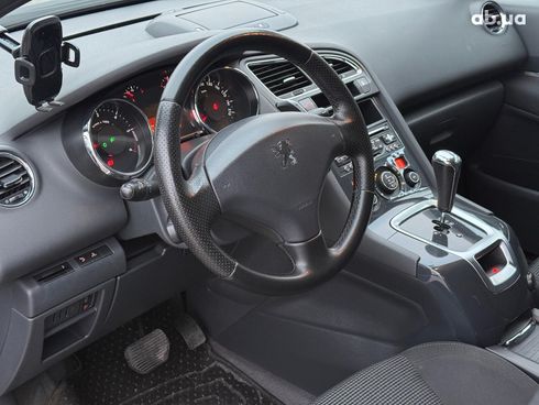 Peugeot 5008 2011 серый - фото 16