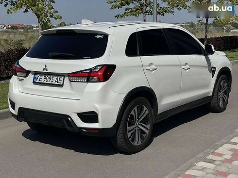 Mitsubishi Outlander 2020 - фото 9