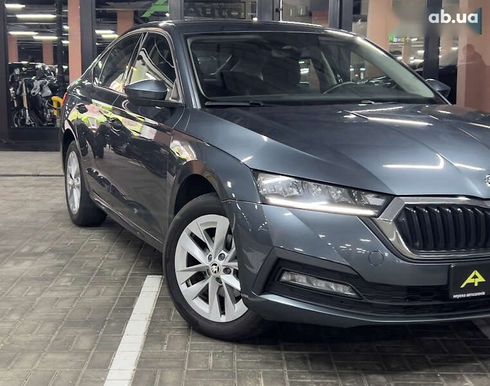 Skoda Octavia 2021 - фото 2