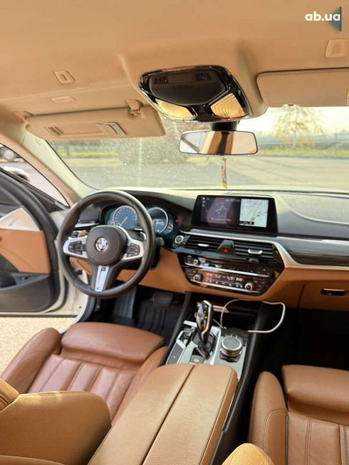 BMW 5 серия 2017 - фото 18
