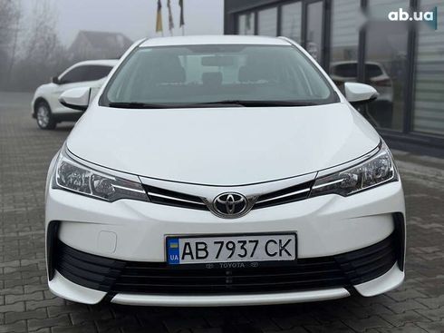 Toyota Corolla 2017 - фото 2