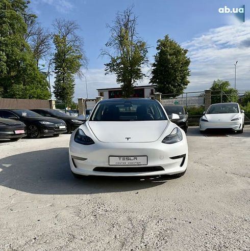 Tesla Model 3 2022 - фото 18