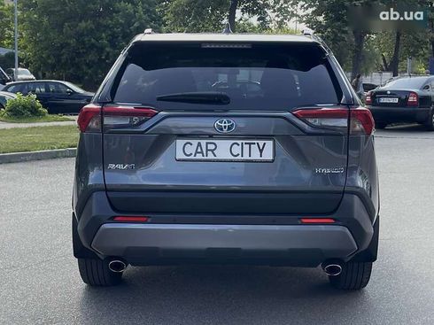 Toyota RAV4 2020 - фото 6
