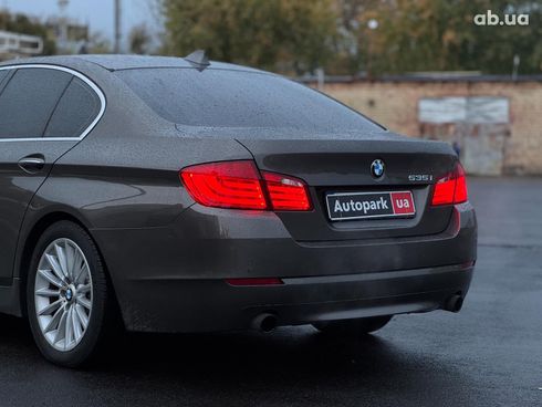 BMW 5 серия 2011 коричневый - фото 9