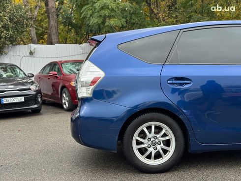 Toyota Prius V 2012 синий - фото 13