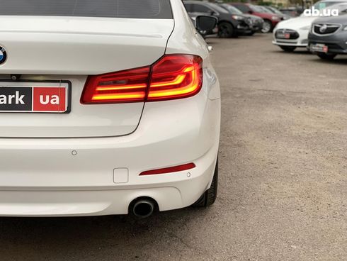 BMW 5 серия 2017 белый - фото 12