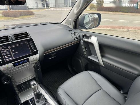 Toyota Land Cruiser Prado 2020 - фото 30