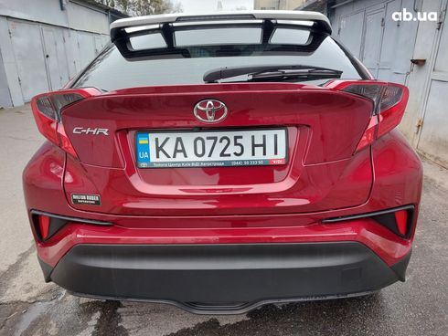 Toyota C-HR 2018 вишневый - фото 3