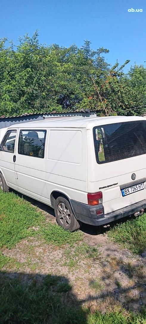 Volkswagen Transporter 2001 белый - фото 9