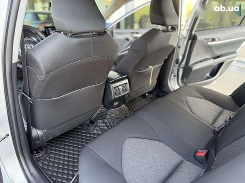 Toyota Camry 2022 - фото 29
