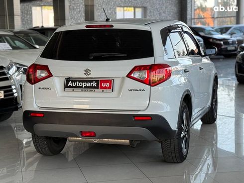 Suzuki Vitara 2018 белый - фото 5