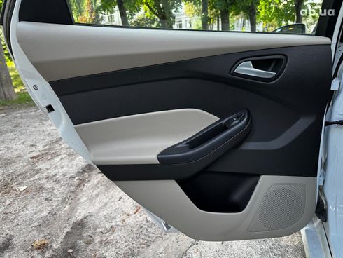 Ford Focus 2016 белый - фото 20