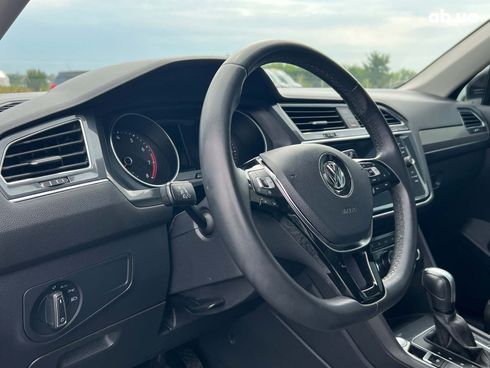 Volkswagen Tiguan 2019 черный - фото 10
