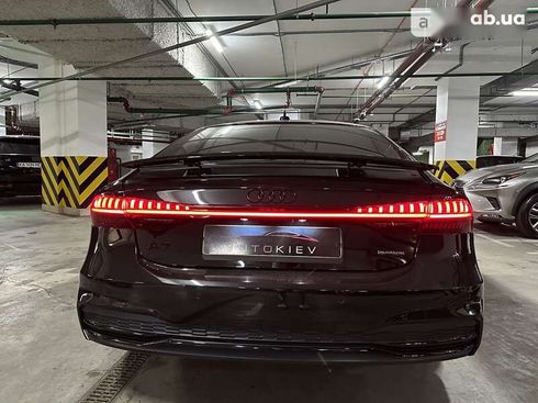 Audi A7 2022 - фото 12