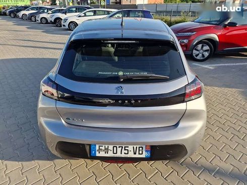Peugeot 208 2021 - фото 11
